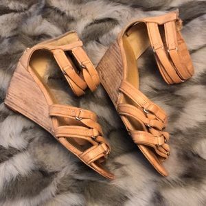 Gorgeous and very comfy wedge sandals